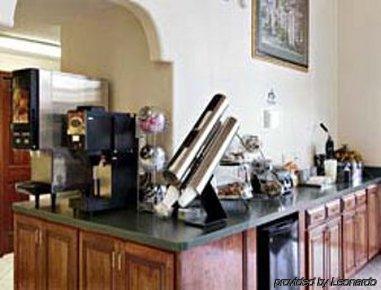 Super 8 Donna Hotel Restaurant billede